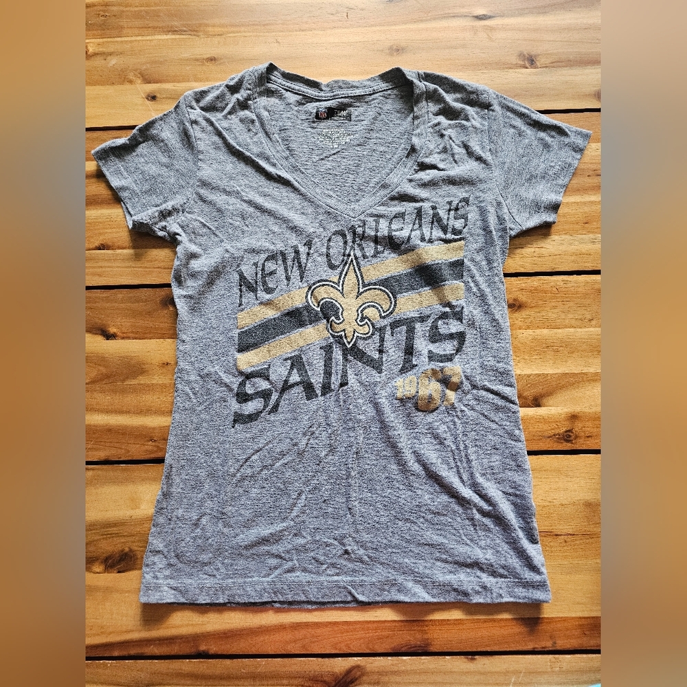 Vintage New Orleans Saints 1967 V-neck T-Shirt | Size Medium